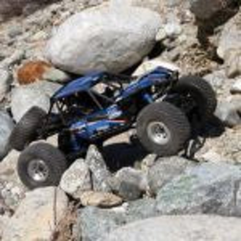 Axial 1/10 4WD Rock Racer RTR Brushed RR10 Bomber – Blue AXI03016T1