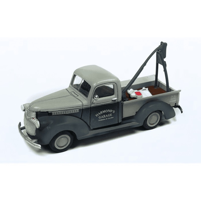 1940’s Chevy Tow Truck HO Harmond’s Garage