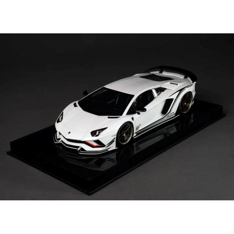 YM model 1:18 Lamborghini ROWEN Aventador 750-4 White