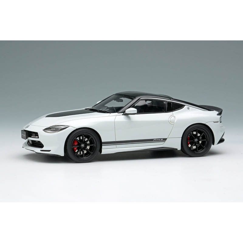[ Back-order ] Make Up EIDOLON EM735B 1:43 Nissan Fairlady Z Customized Edition 2024 Prism White Super Black model car