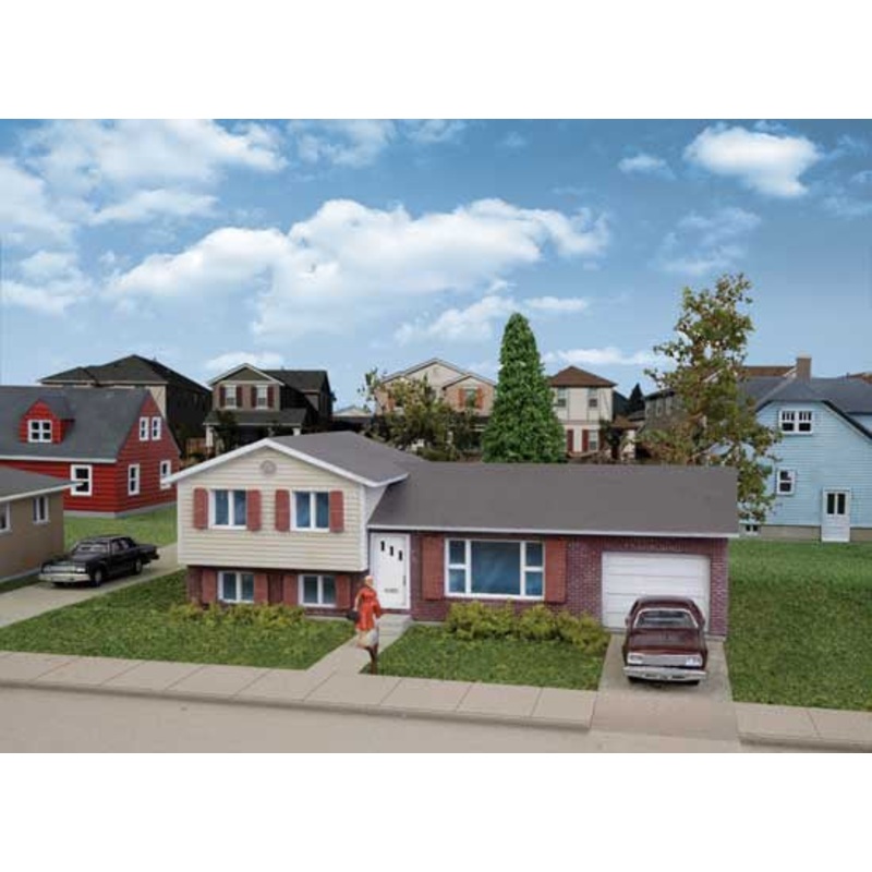 Walthers Split-Level House #3840 [HO]
