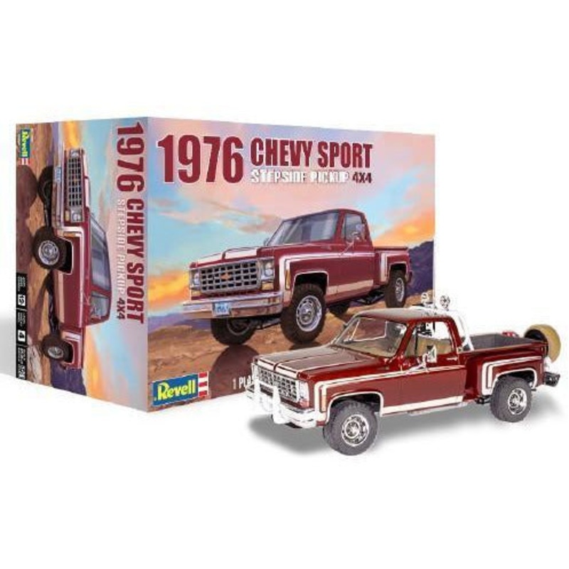 1976 Chevrolet Sport Stepside Pickup 4×4 1/25 Model Car Kit #4486 by Revell