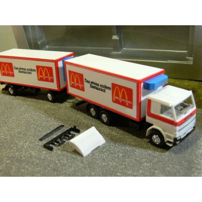 Albedo HO Scale 1/87 Miniature Vehicle Scania McDonald’s Restaurant Truck